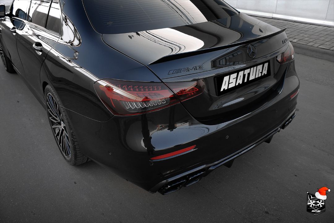 Mercedes-Benz E-class - Карбон в экстерьере