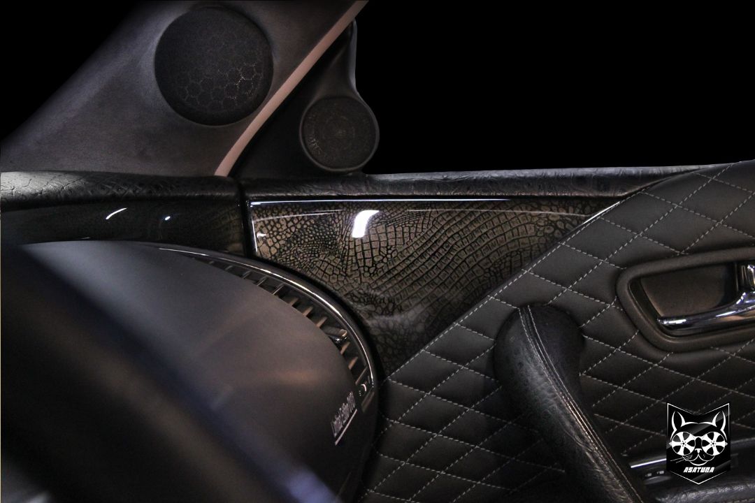 Infiniti QX 80 - Аквапринт кожа крокодила