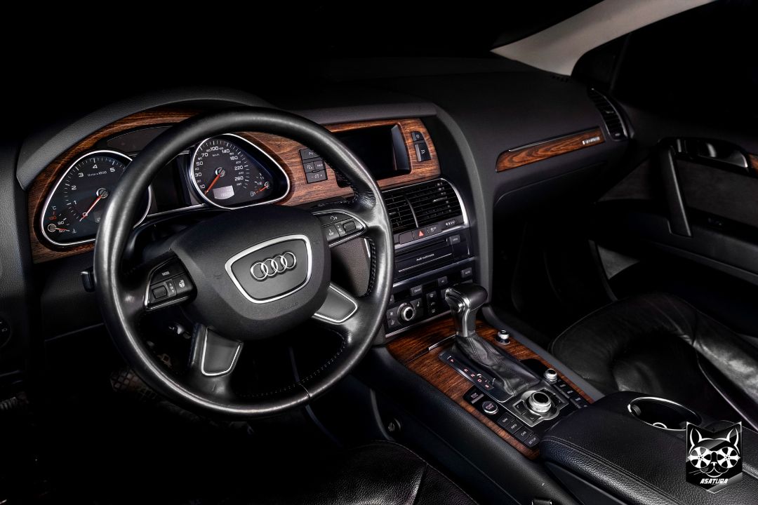 Audi Q7-  под дерево с открытыми порами