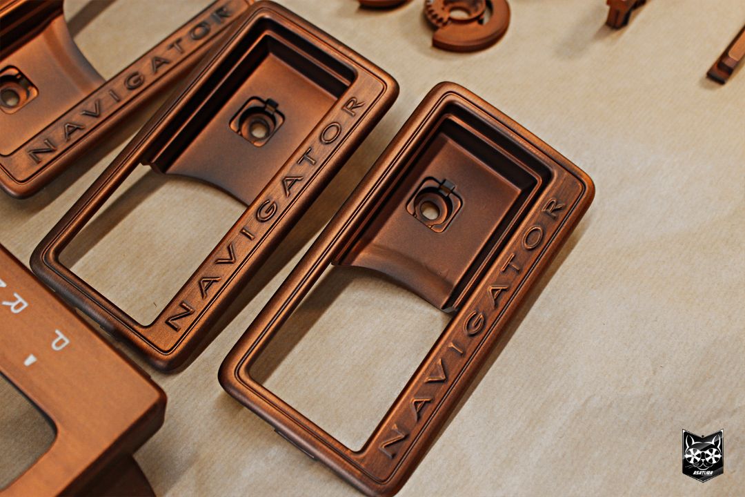 Lincoln Navigator - Натуральная медь и гравировка