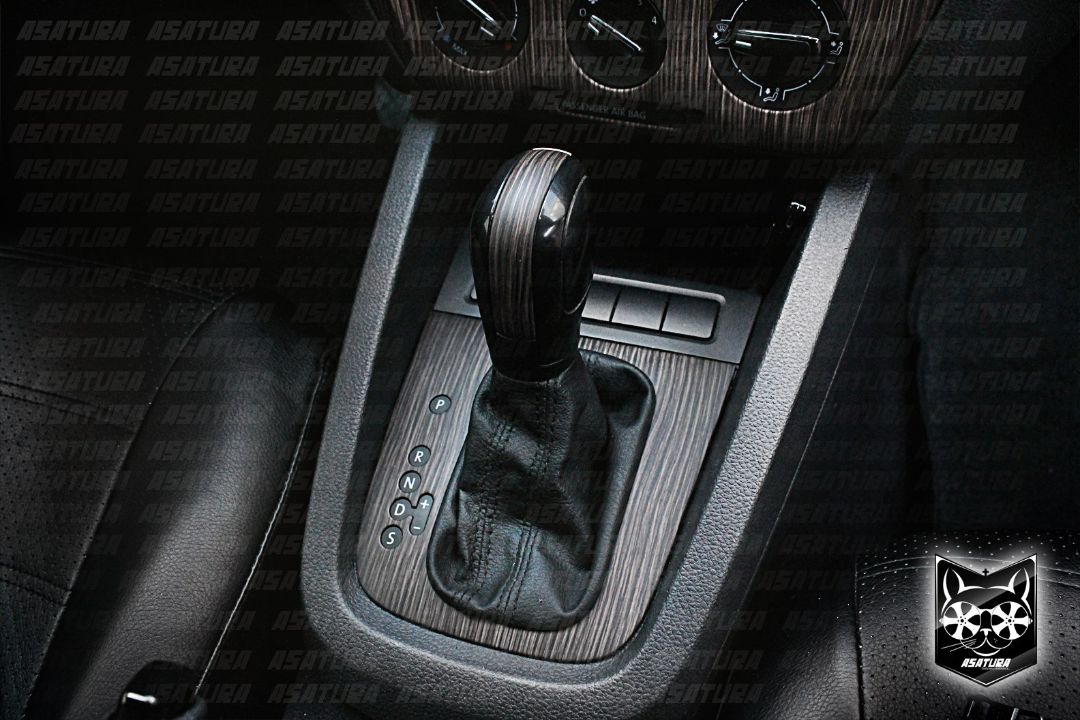 Volkswagen Jetta - Аквапринт матовое дерево