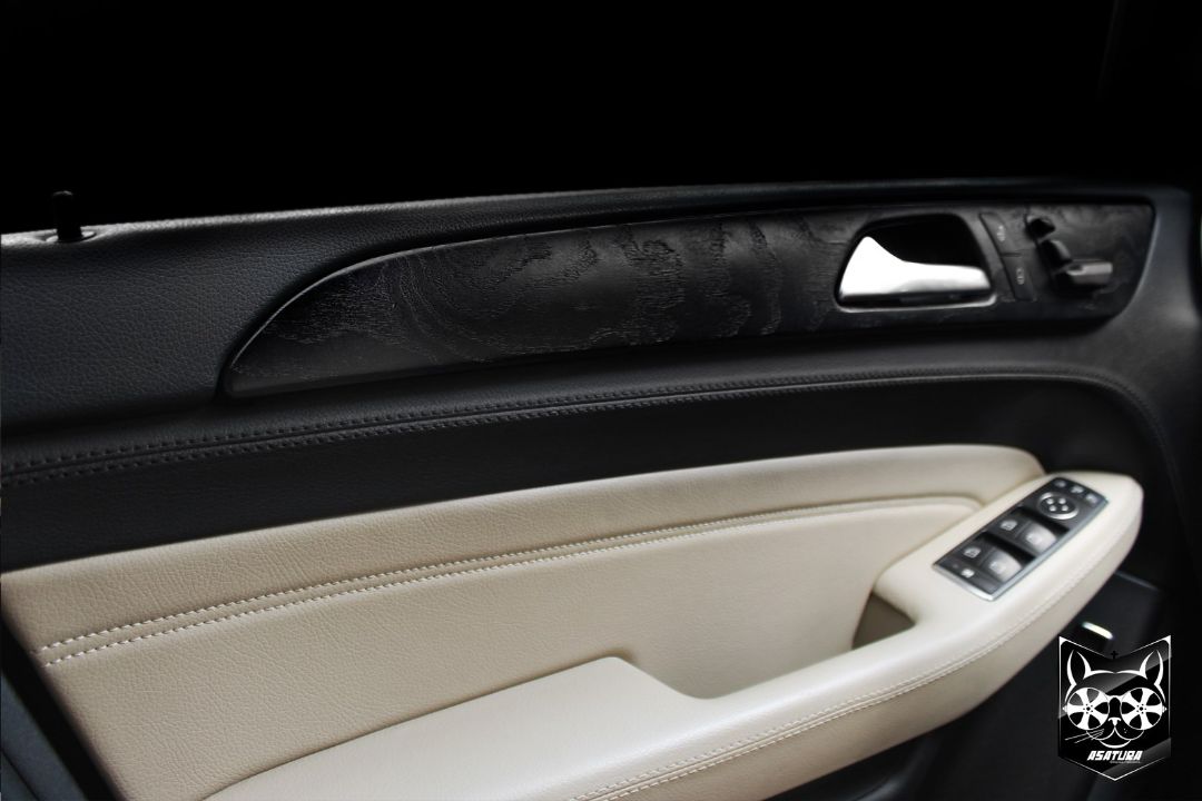 Mercedes-Benz M-Class - Аквапринт черное дерево