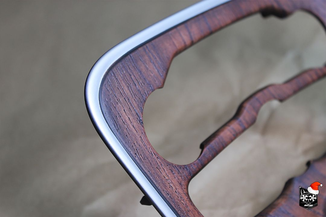 Dodge Challenger ретро дерево