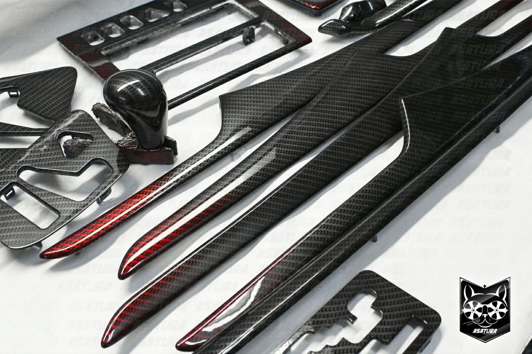 Mercedes-Benz E-class - Карбон черно-красный