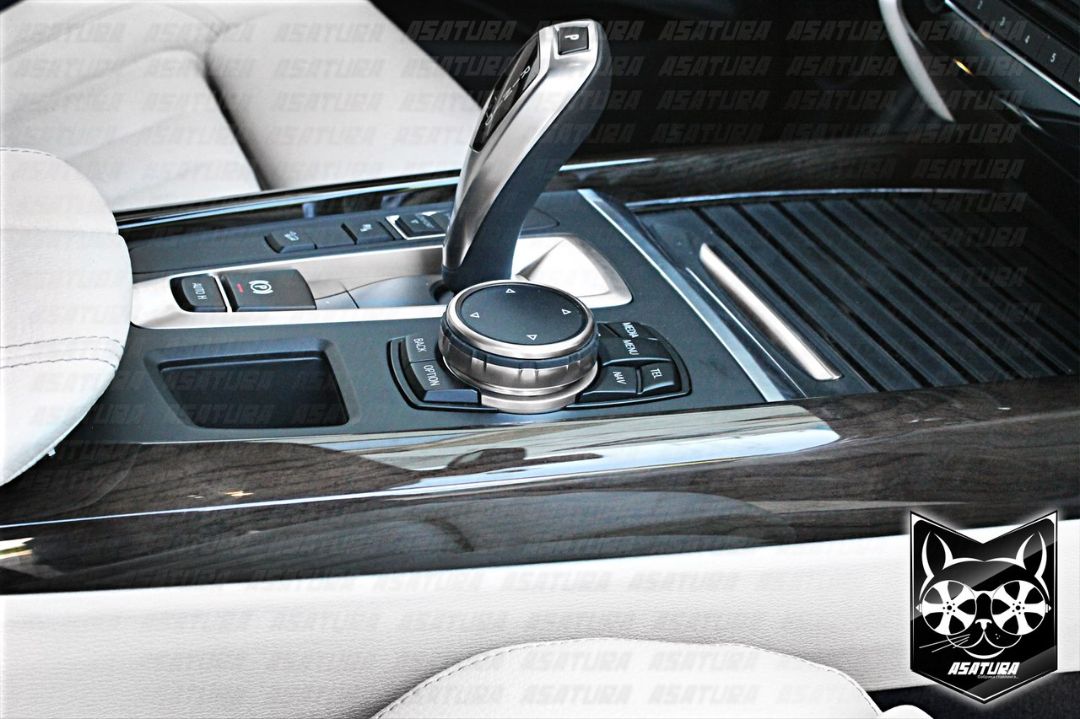 BMW X5 - Дерево