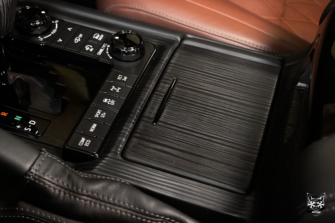 Land Cruiser 200 Excalibur - Аквапринт черное матовое дерево