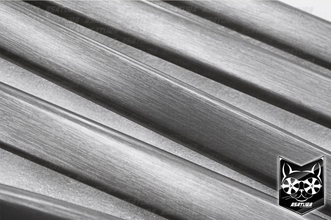 BMW 5M - Шлифованный алюминий