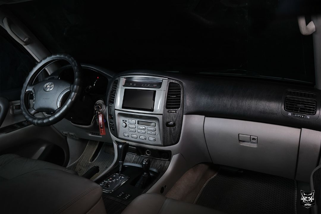 Toyota Land Cruiser 100 - Тактильное дерево в технологии "открытая пора"