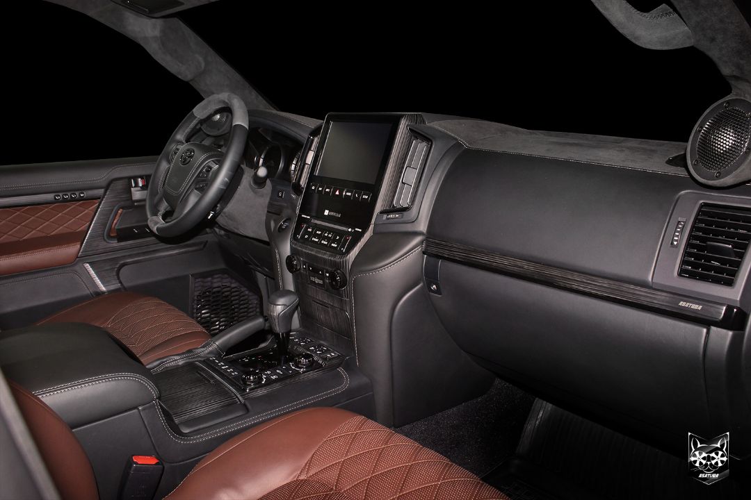 Land Cruiser 200 Excalibur - Аквапринт черное матовое дерево