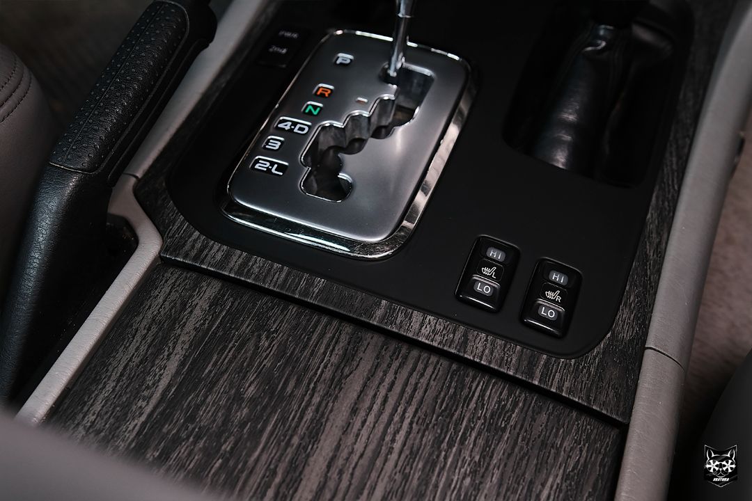 Toyota Land Cruiser 100 - Тактильное дерево в технологии "открытая пора"