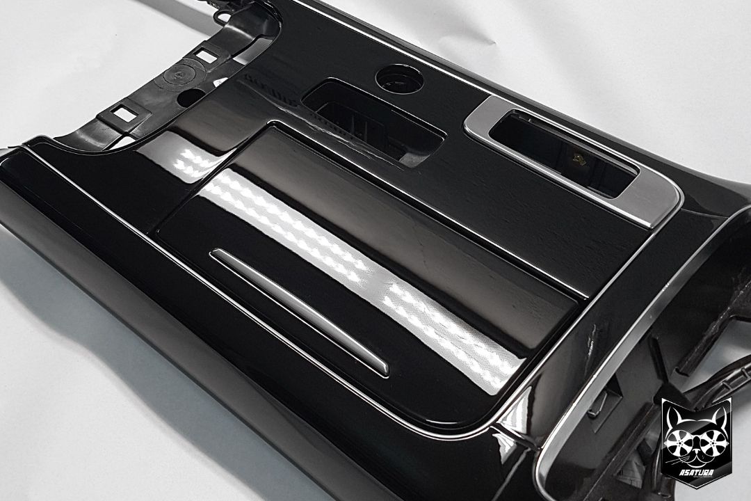 Audi A8 - Черный глянец