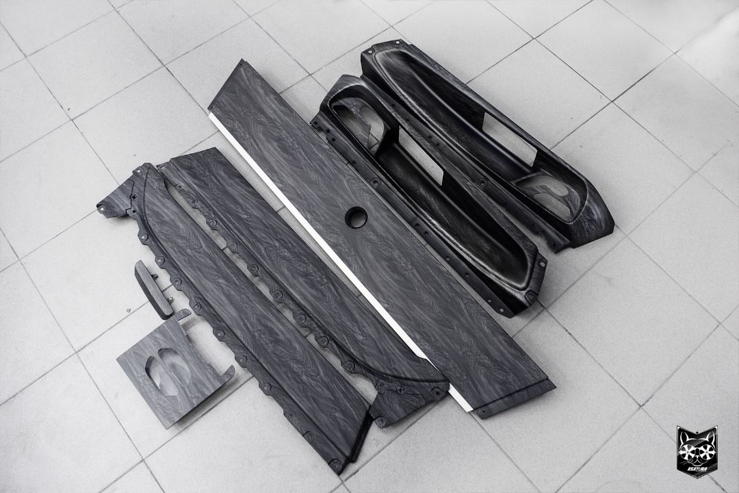 Mercedes Viano - Аквапринт черное матовое дерево