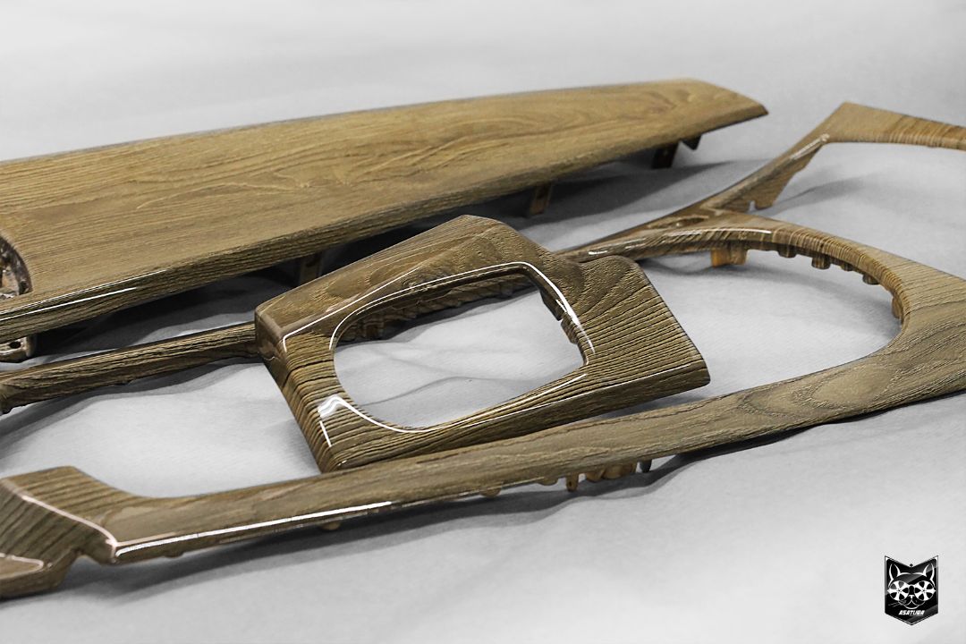 BMW Z4 - Дерево светлое