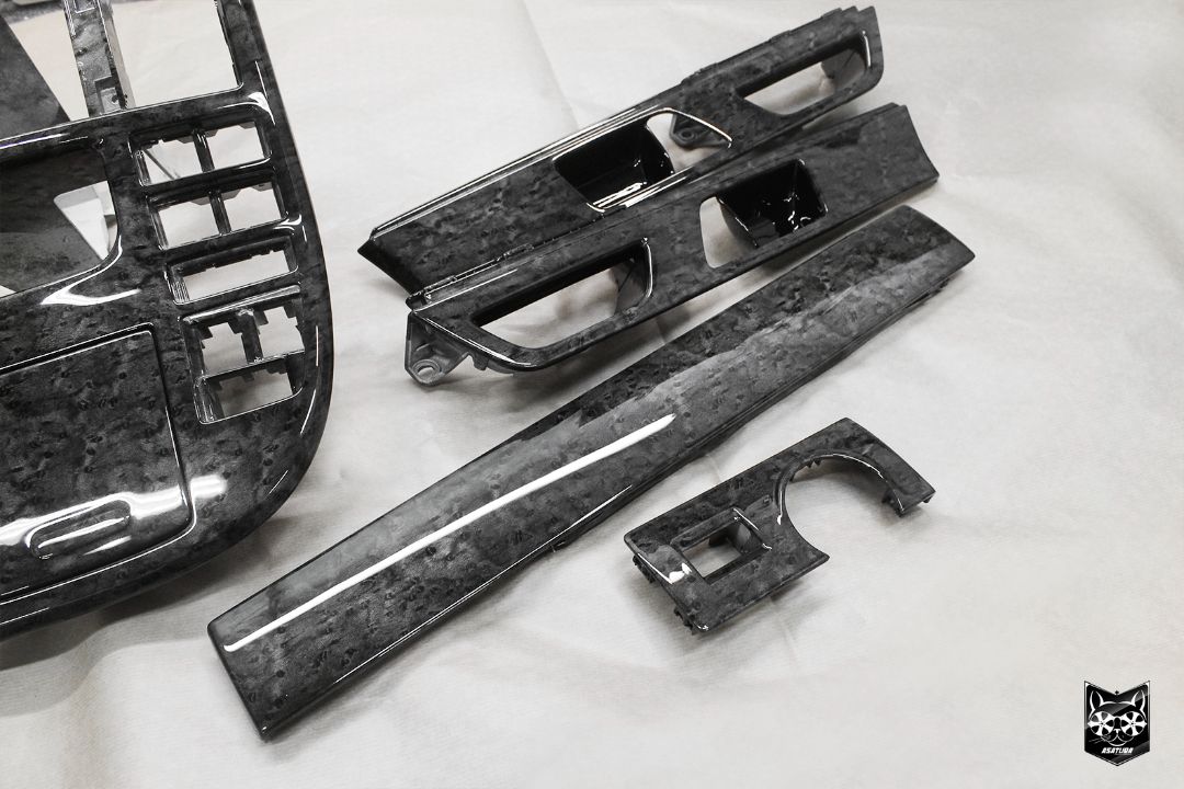 Volkswagen Multivan - Аквапринт дерево