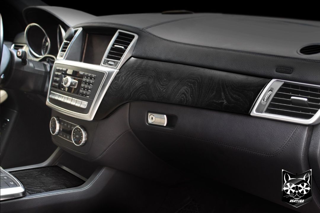 Mercedes-Benz M-Class - Аквапринт черное дерево