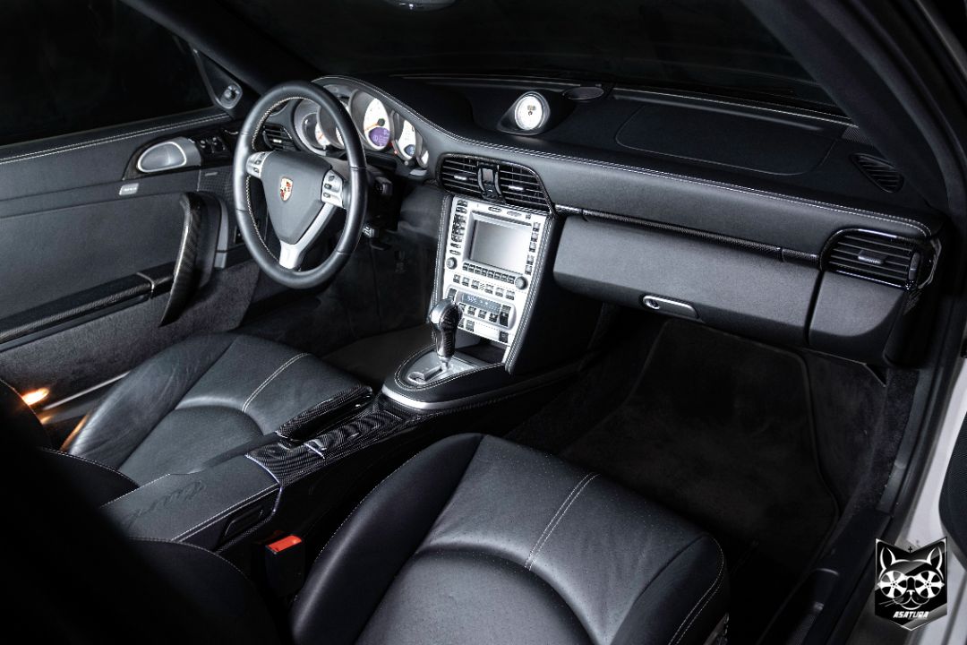 Porsche 911 - Салон в натуральный карбон