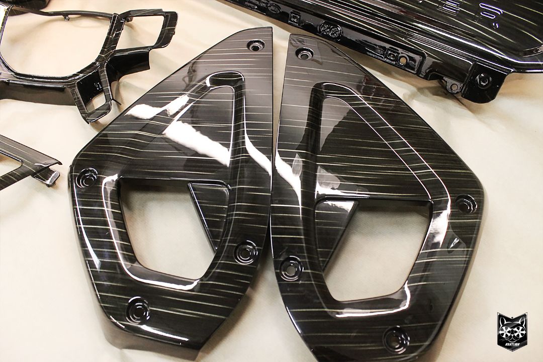 Land Rover Defender - Аквапринт дерево "серебряный дождь"