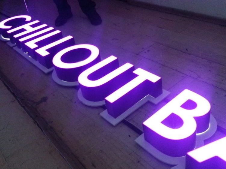 Изготовление световых рекламных букв