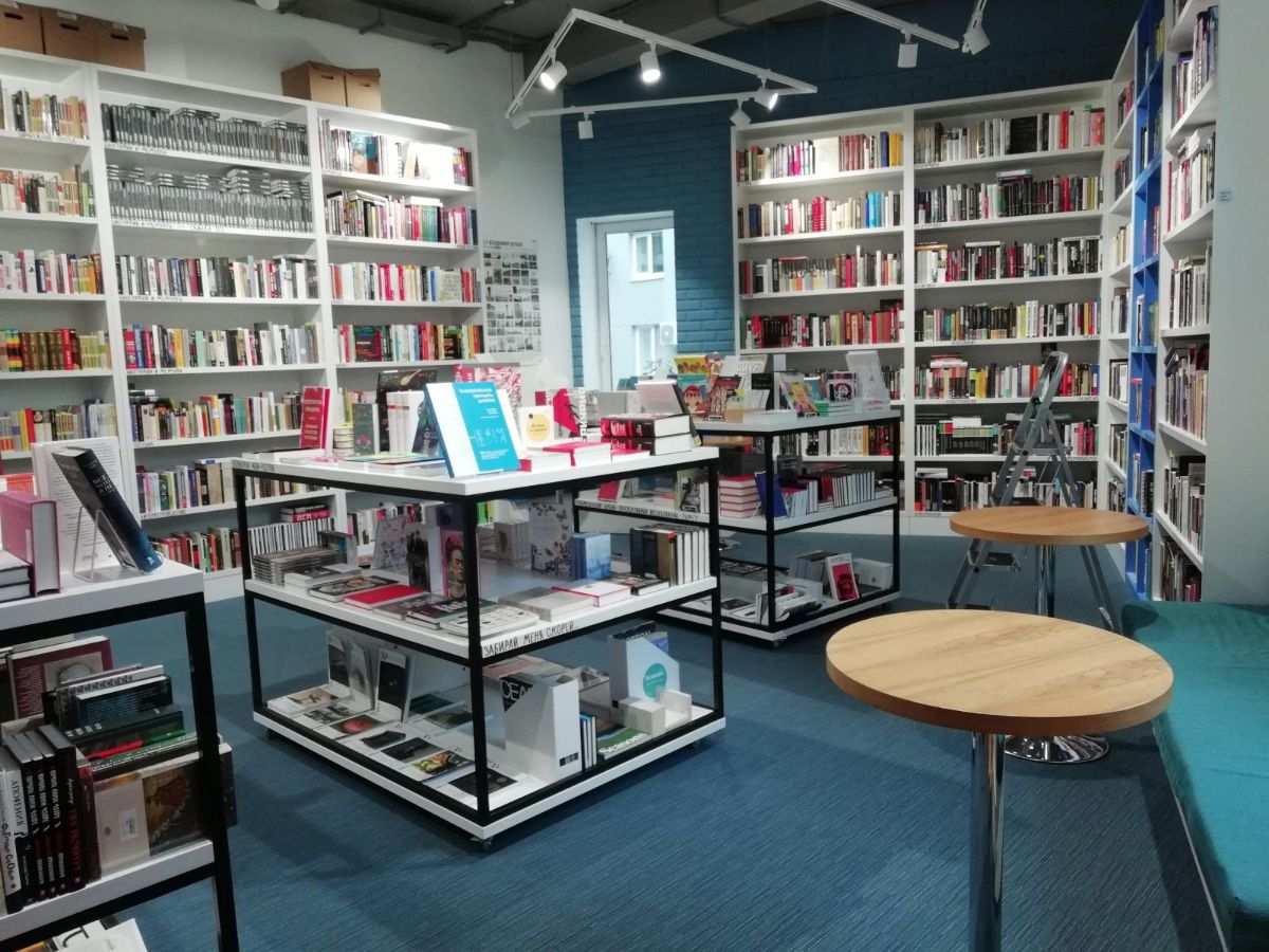 Мебель для книжного магазина