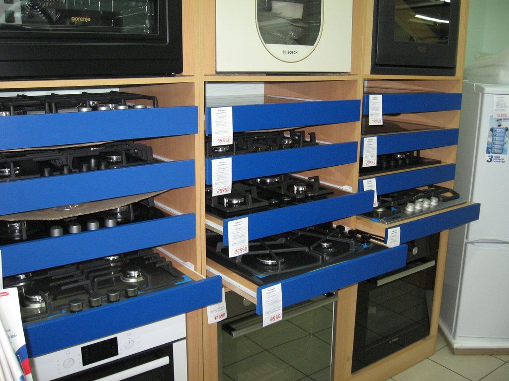 Торговое оборудование для магазина техники