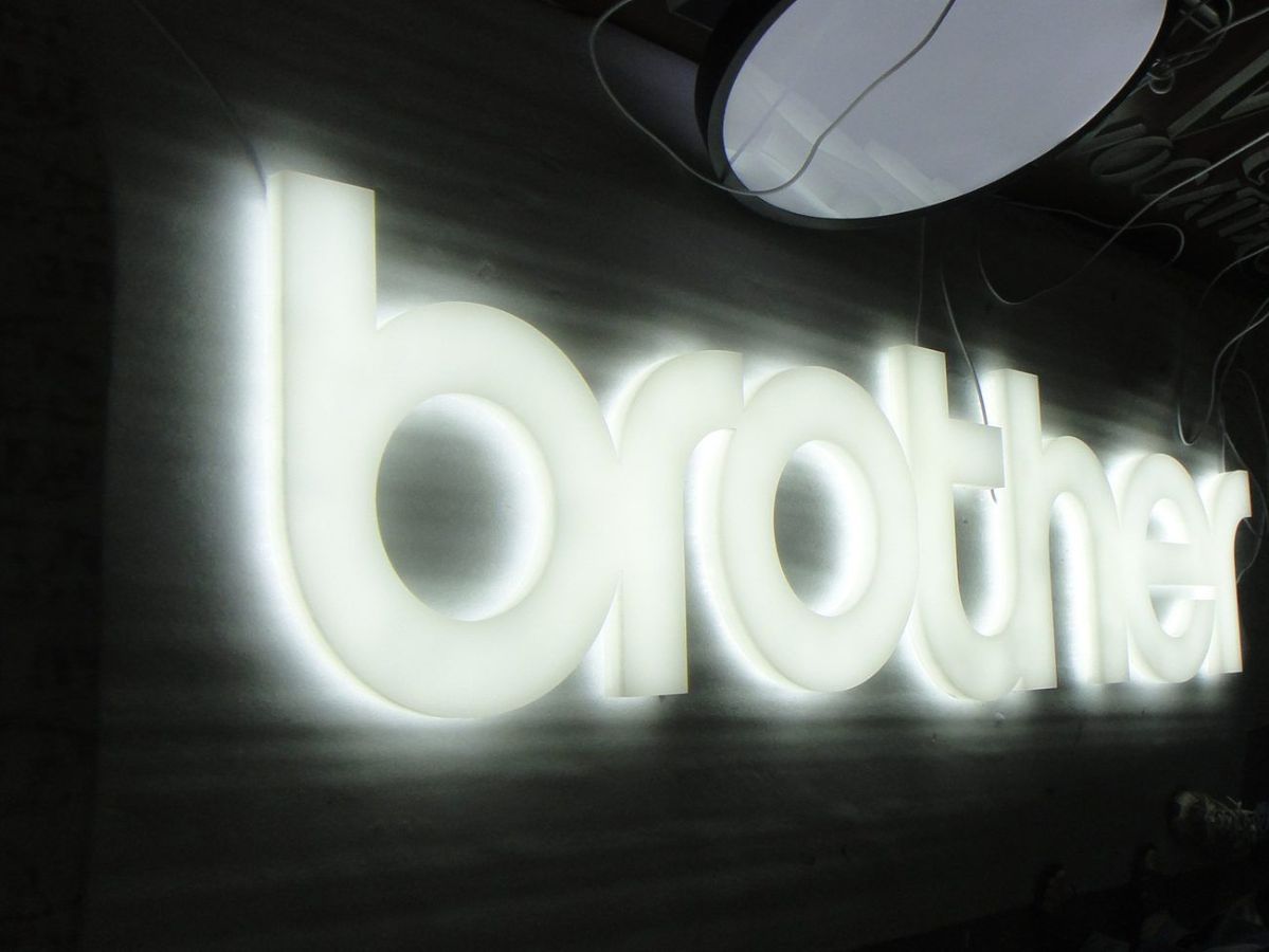 Изготовление световых рекламных букв