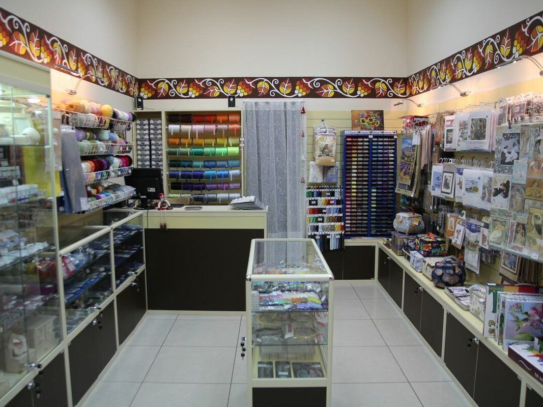 Мебель для магазина подарков