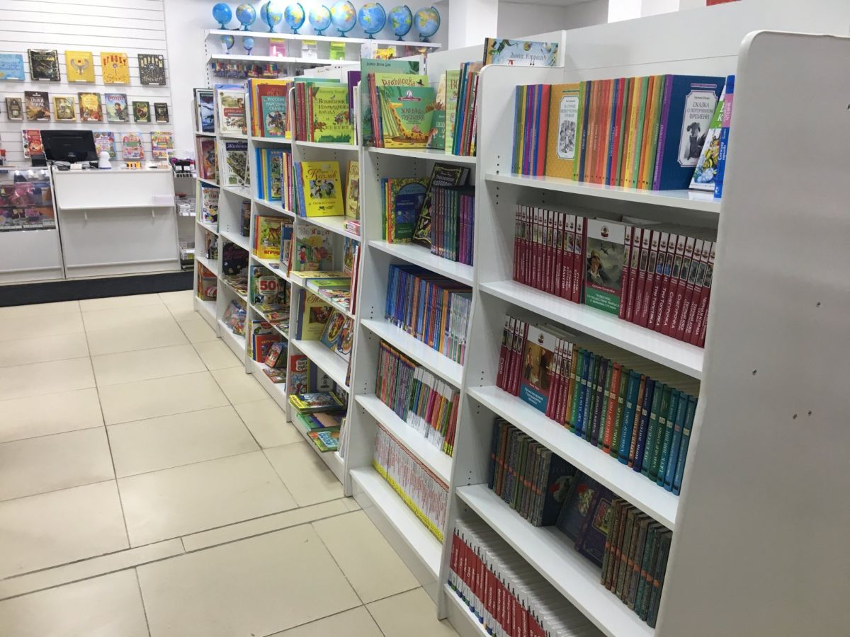 Мебель для книжного магазина