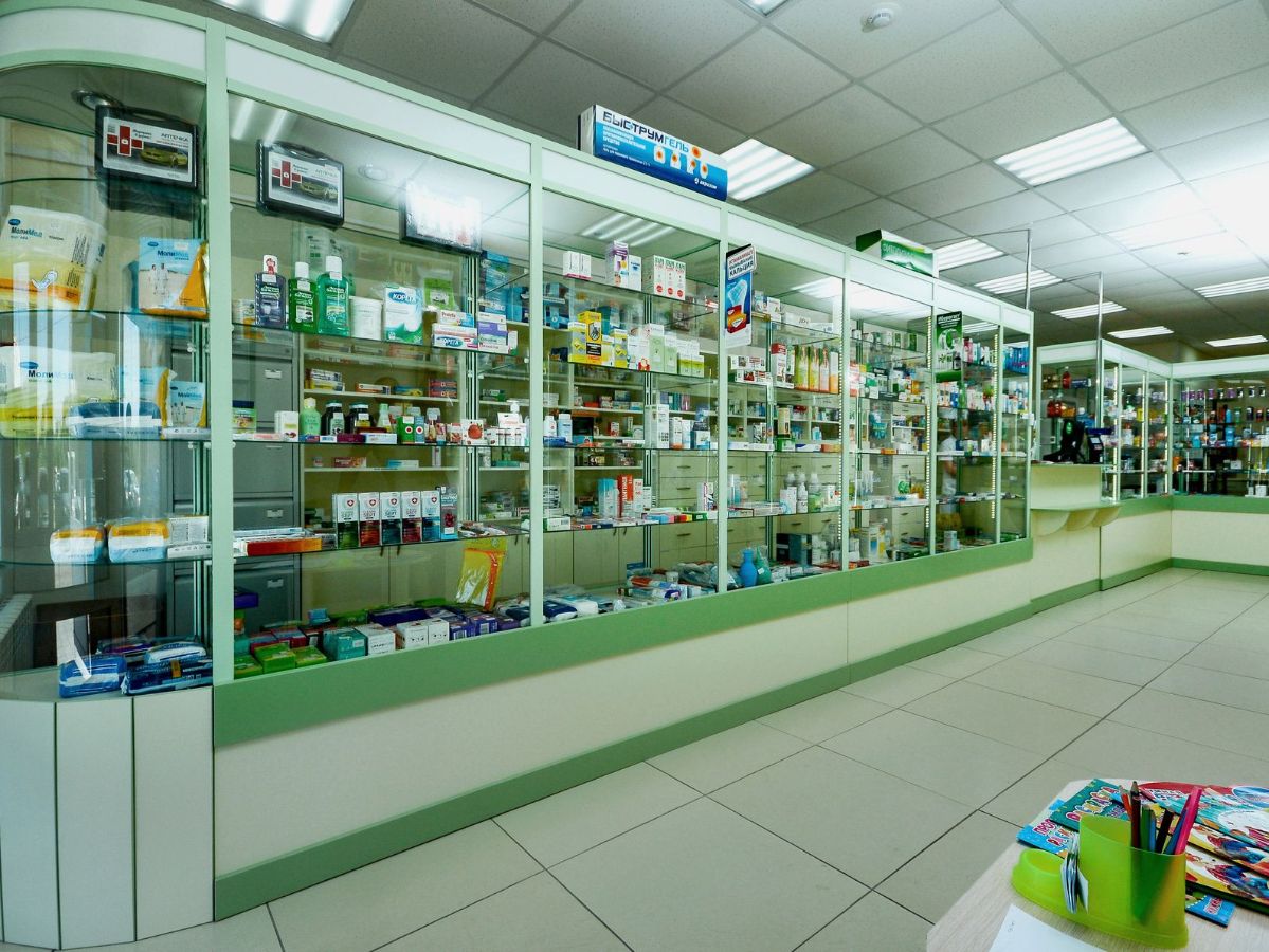 Мебель для клиник и аптек