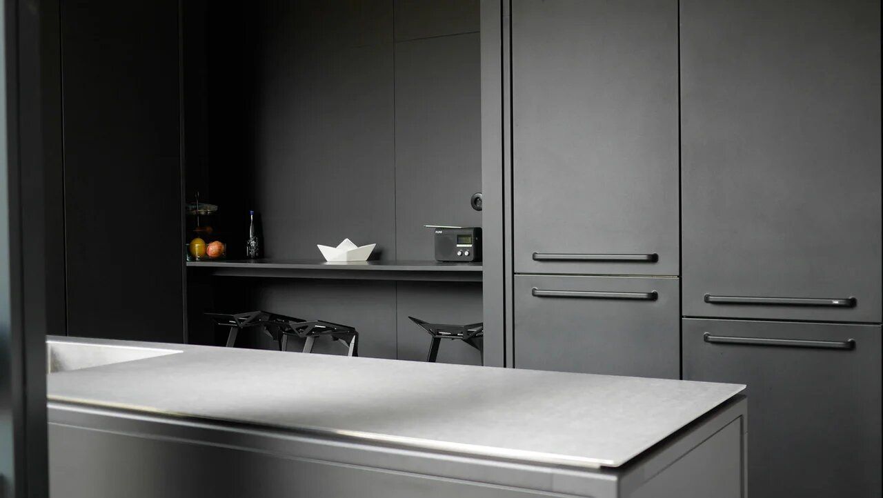 Фасады из VALCHROMAT. Настоящий черный цвет