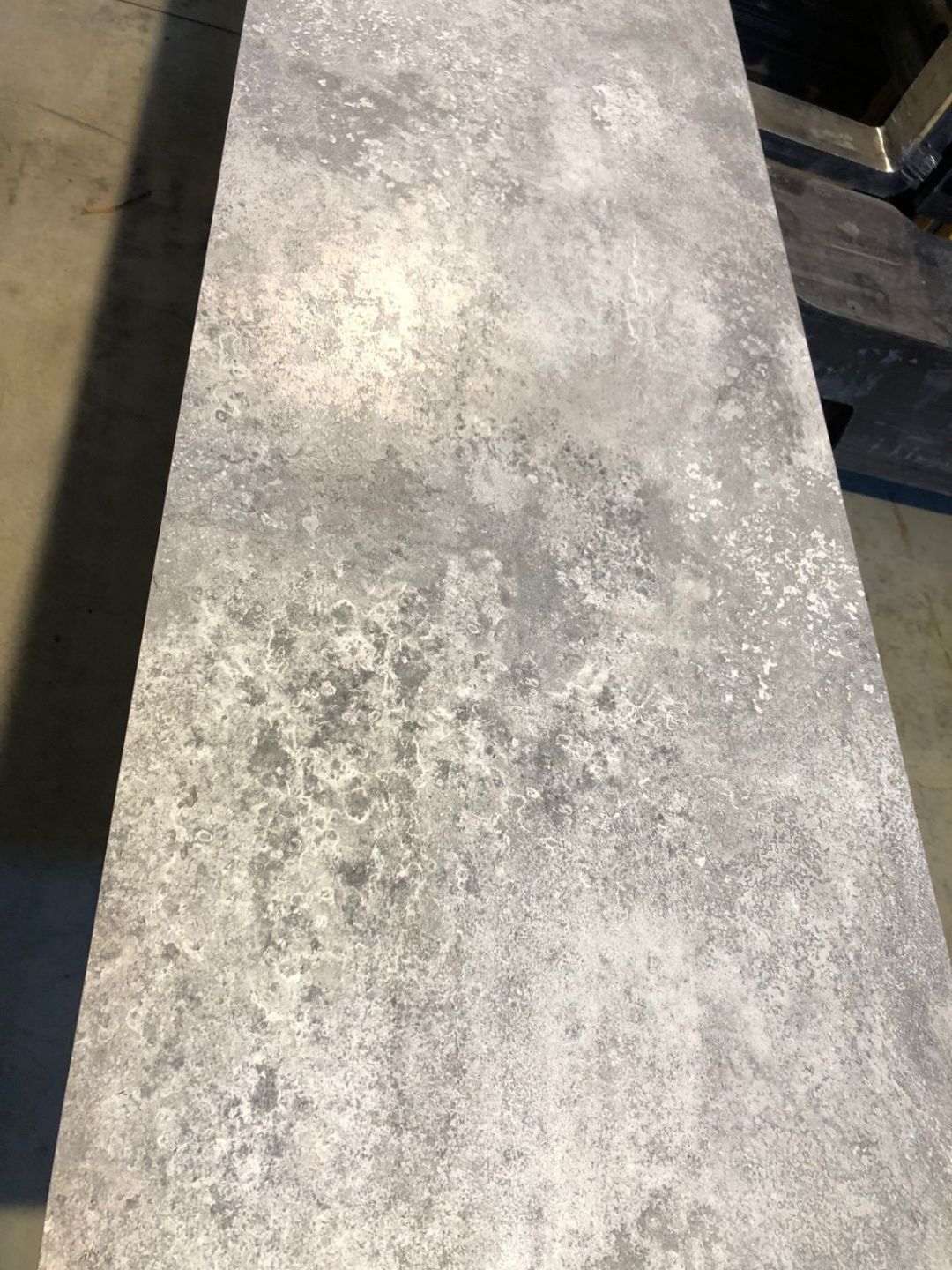 HPl компакт-плита под бетон серый цемент 12мм компакт  Артикул: JK 583 cera Компакт плита 4090х1290 (целый лист