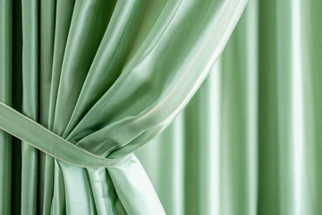 чистка штор на весу в Красноярске