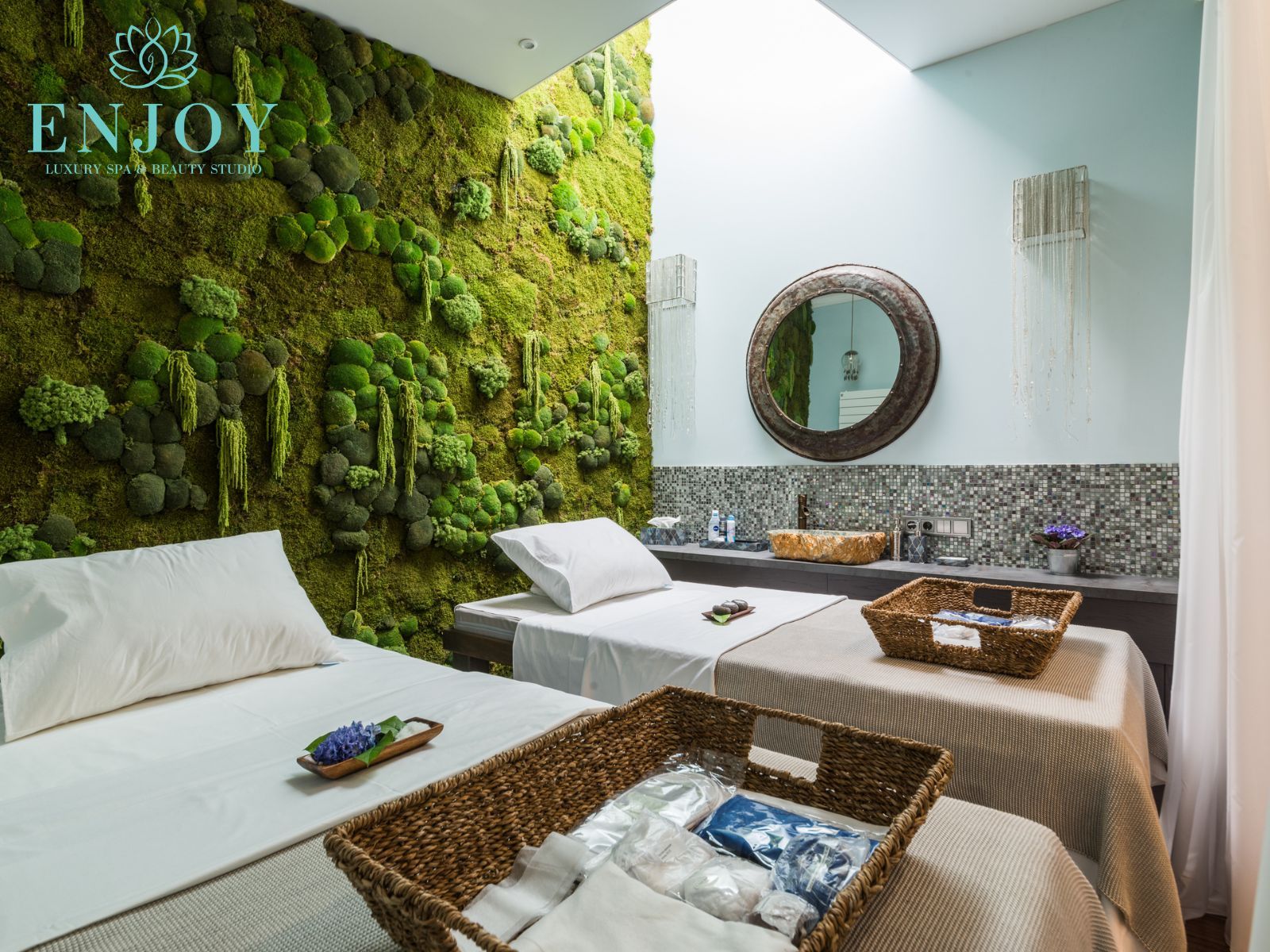 Парный массаж в Москве — две кушетки в спа-салоне Enjoy Spa, проспект Вернадского
