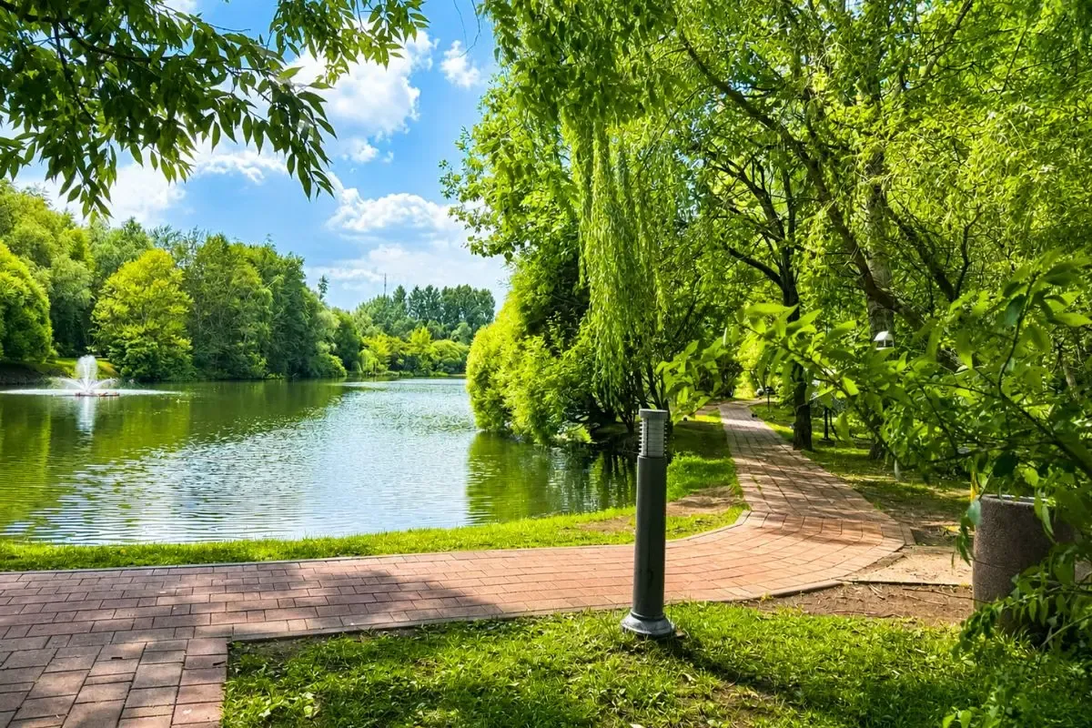 Пруд во дворе ЖК Mirax Park