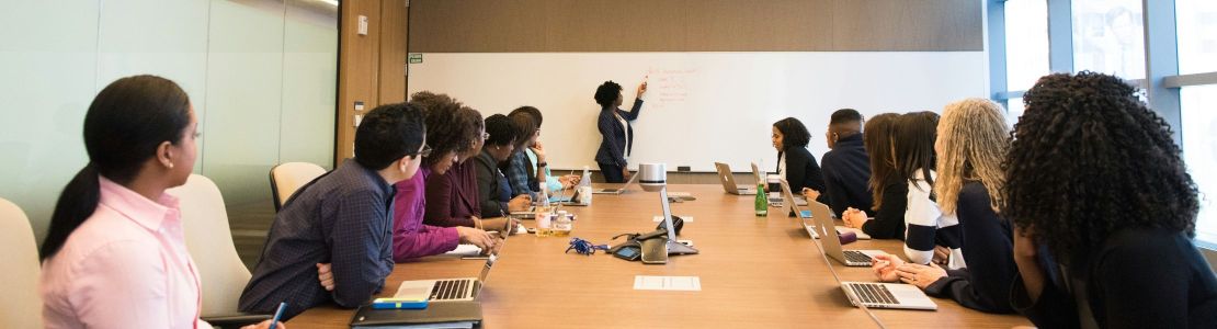 Ускорение обучения новых сотрудников и анализ лучших практик