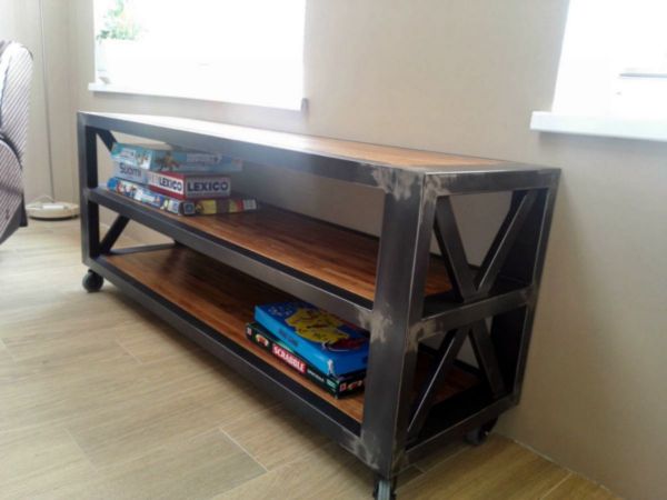 Консоль и журнальный стол в стиле лофт в процессе производства 26