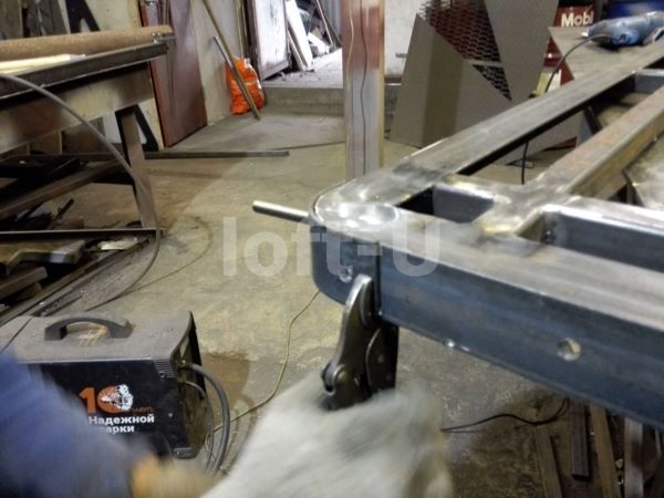 большой красивый стол на колесах trolley 10