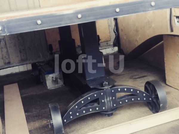 большой красивый стол на колесах trolley 31