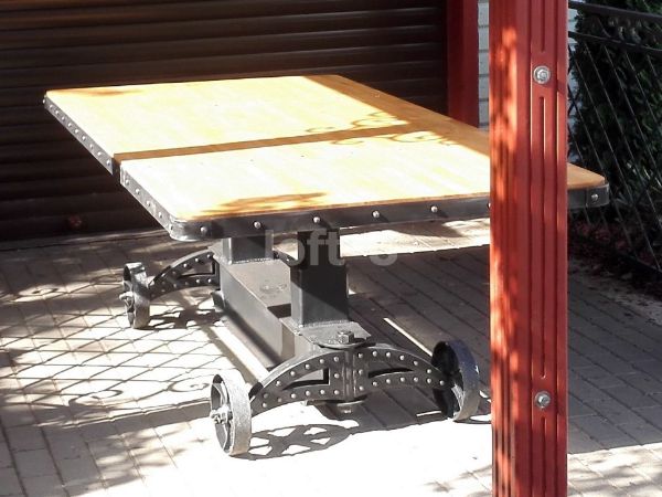 большой красивый стол на колесах trolley 1