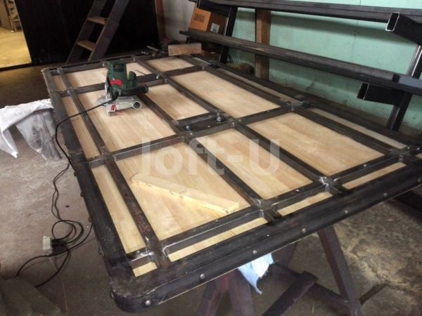 большой красивый стол на колесах trolley 11