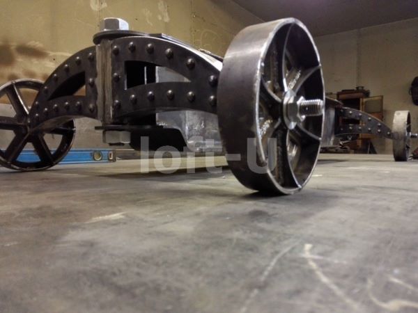 большой красивый стол на колесах trolley 17