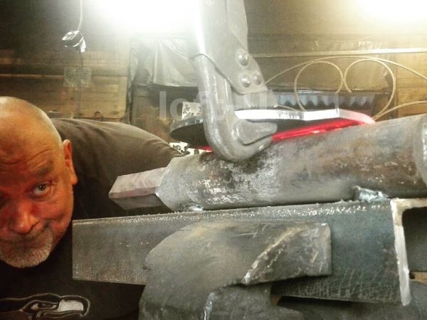 большой красивый стол на колесах trolley 28