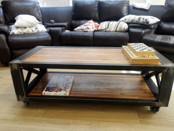 Консоль и журнальный стол в стиле лофт в процессе производства 31