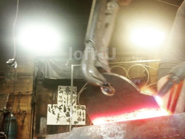 большой красивый стол на колесах trolley 29