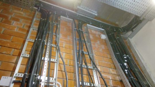 Монтаж электропроводки фото