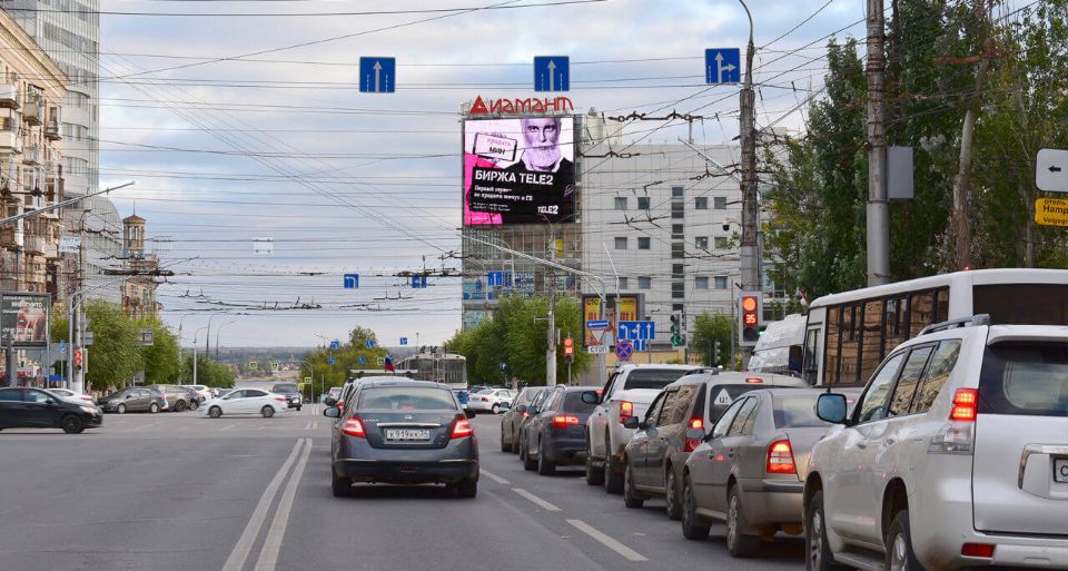 Медиафасад на бывшем ТРК «Диамант на Комсомольской»