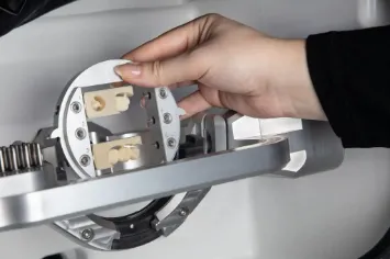 Цифровая зуботехническая лаборатория. Фрезерование циркония. Фрезерование коронок, мостов. Зуботехническая лаборатория, изготовления протезов, коронок, циркониевых коронок, элайнеров и кап