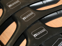 logotip_na_plechikah