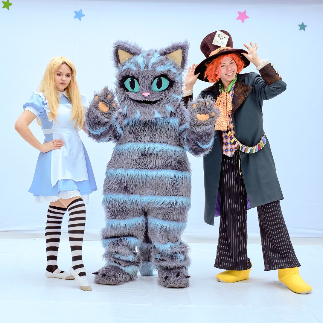 Алиса, Шляпник, Чеширский кот (ростовая кукла) в стране Чудес