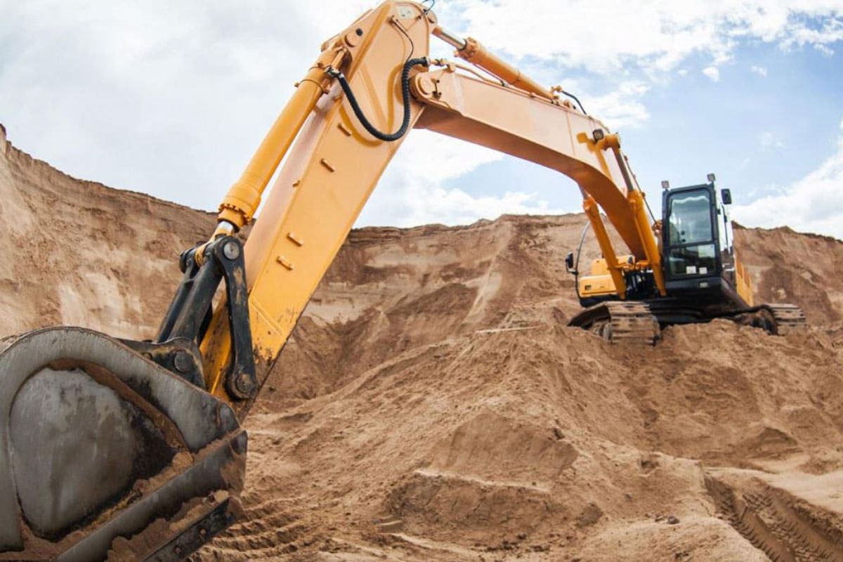 Разработка котлованов, демонтажные работы