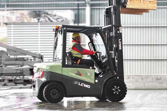 ЭЛЕКТРОПОГРУЗЧИКИ CPD25 / CPD30 / СPD35